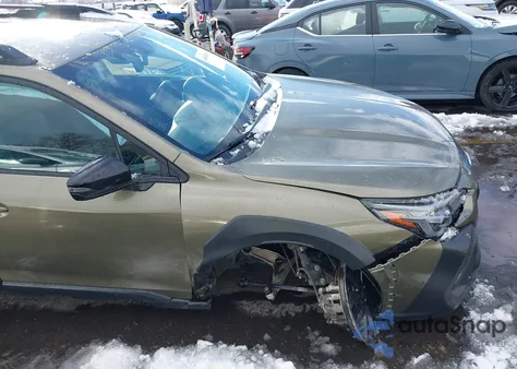 2023 Subaru Outback Onyx Edition z USA, uszkodzony, nr VIN 4S4BTAJC4P3132858